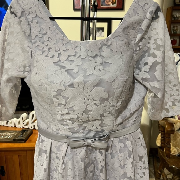 NWT Levory J formal dress with lace up back - Picture 4 of 9